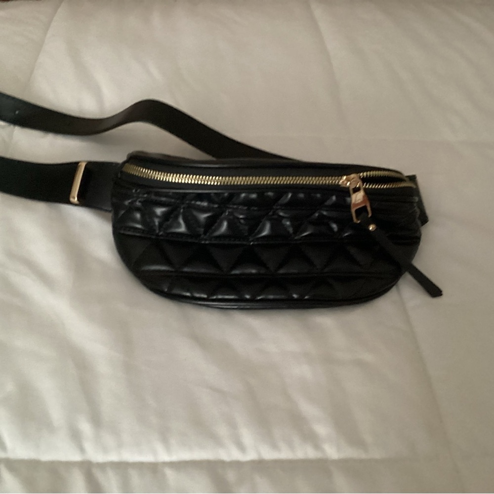 Black small bag for quick errands.